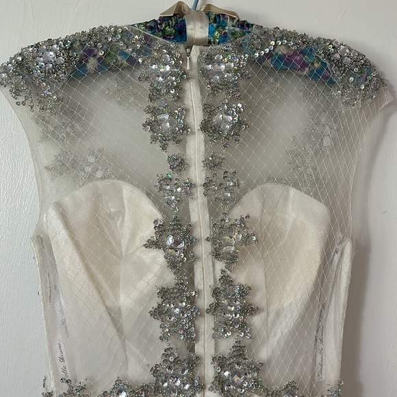 Cinderella Divinie White lace crystal embellished upper gown size 6 women’s - Picture 8 of 16